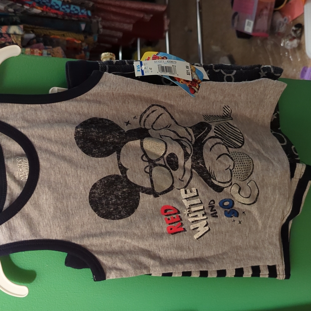 Mickey and the Roadster Racers 4T 2 piece set   tank and shorts